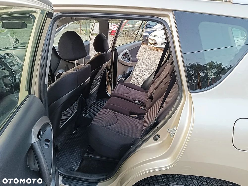 Toyota RAV4 2.2 D-4D Sol - 12