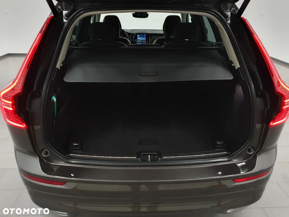 Volvo XC 60 B4 D AWD Ultimate Dark - 39