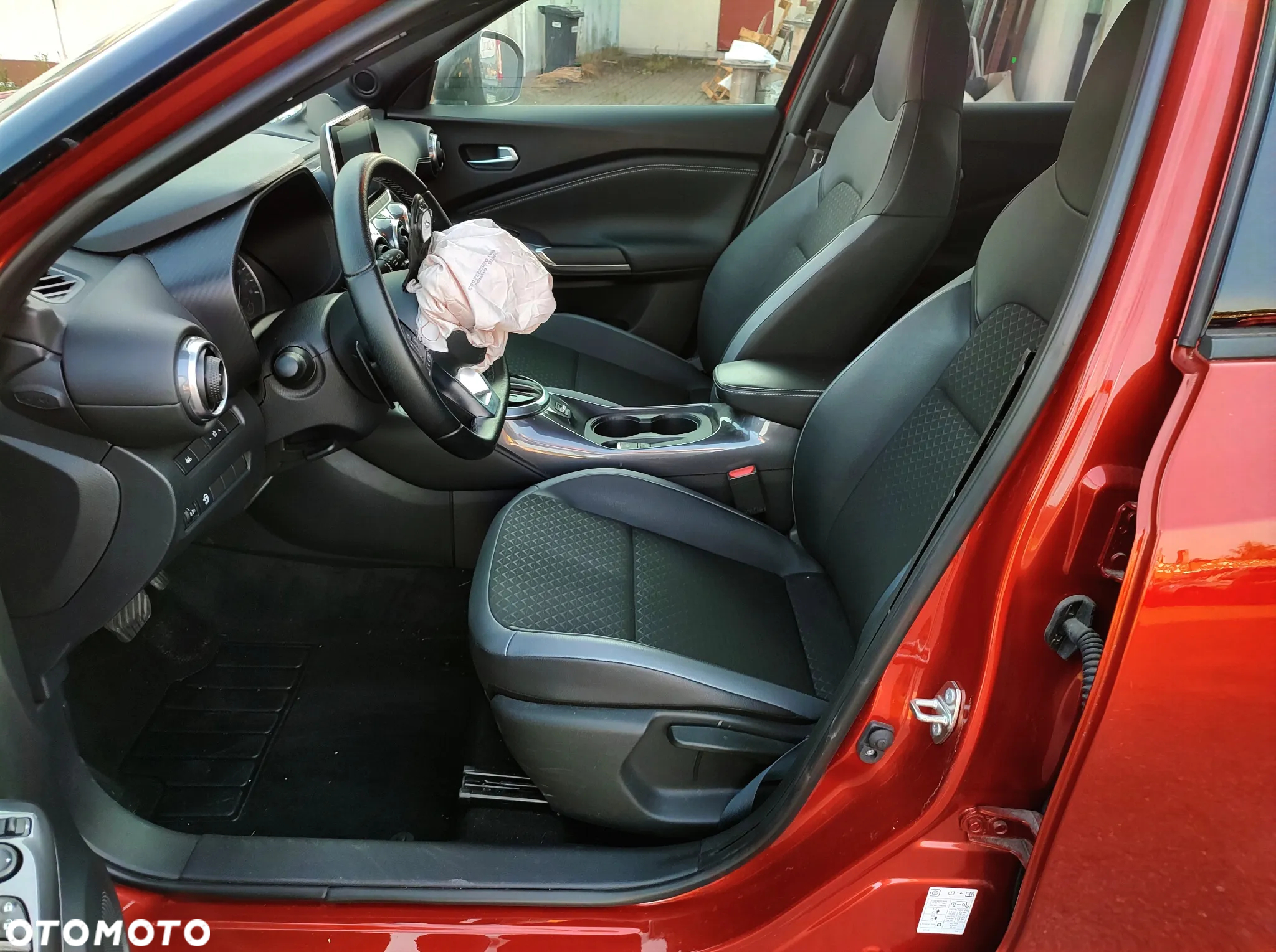 Nissan Juke 1.0 DIG-T DCT Tekna - 11