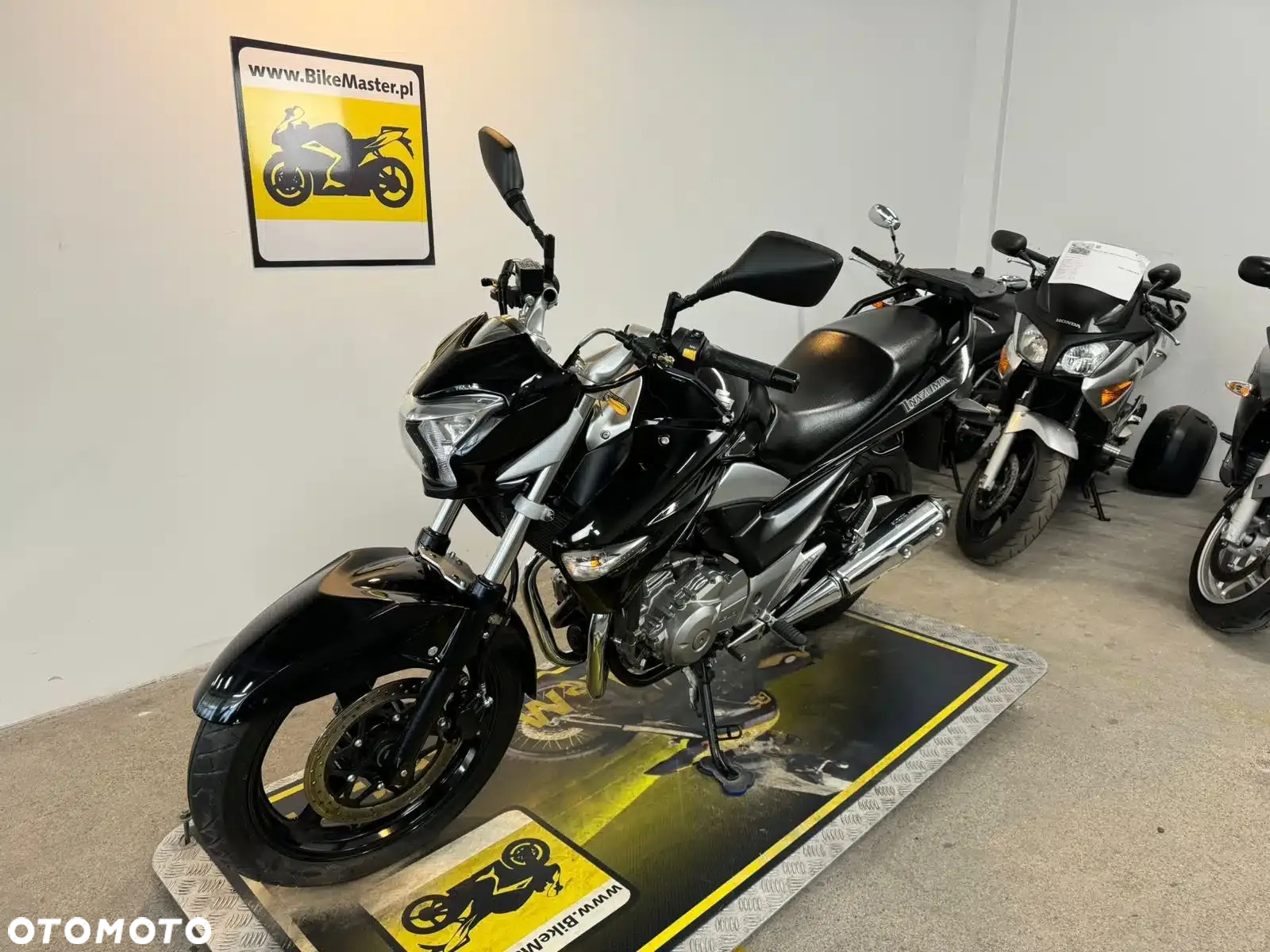 Suzuki GW 250 - 4