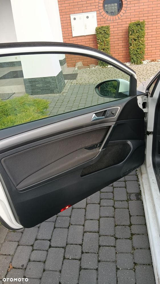 Volkswagen Golf 1.6 TDI DPF BlueMotion - 20