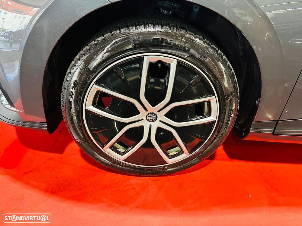 MG MG4 64 kWh Luxury - 19