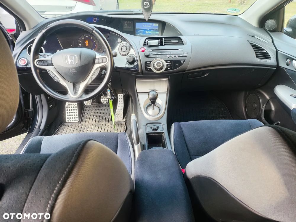 Honda Civic 1.8 Executive - 18