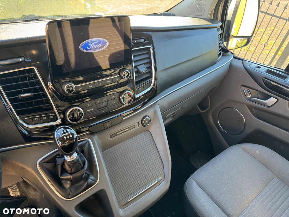 Ford Tourneo Custom 2.0 EcoBlue L2 Titanium - 16