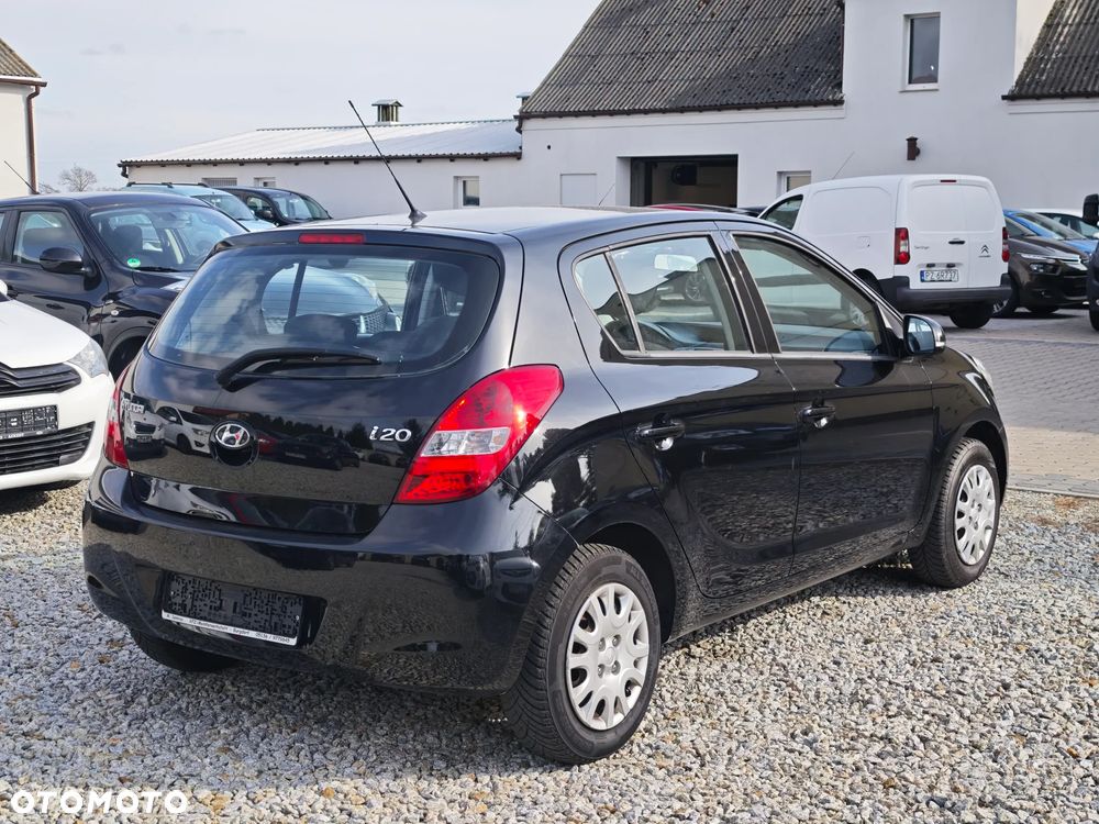 Hyundai i20 1.2 FIFA WM Edition - 24