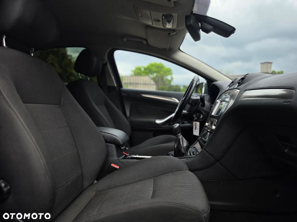 Ford Mondeo - 23