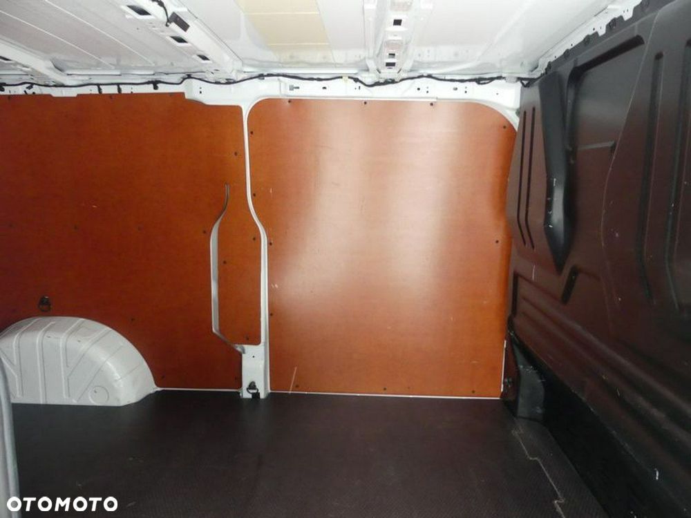 Ford Transit Custom - 11