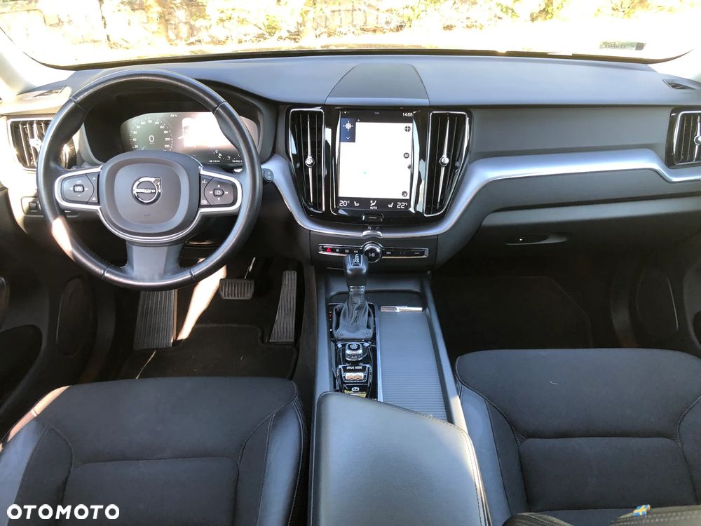 Volvo XC 60 D4 Momentum Pro - 28