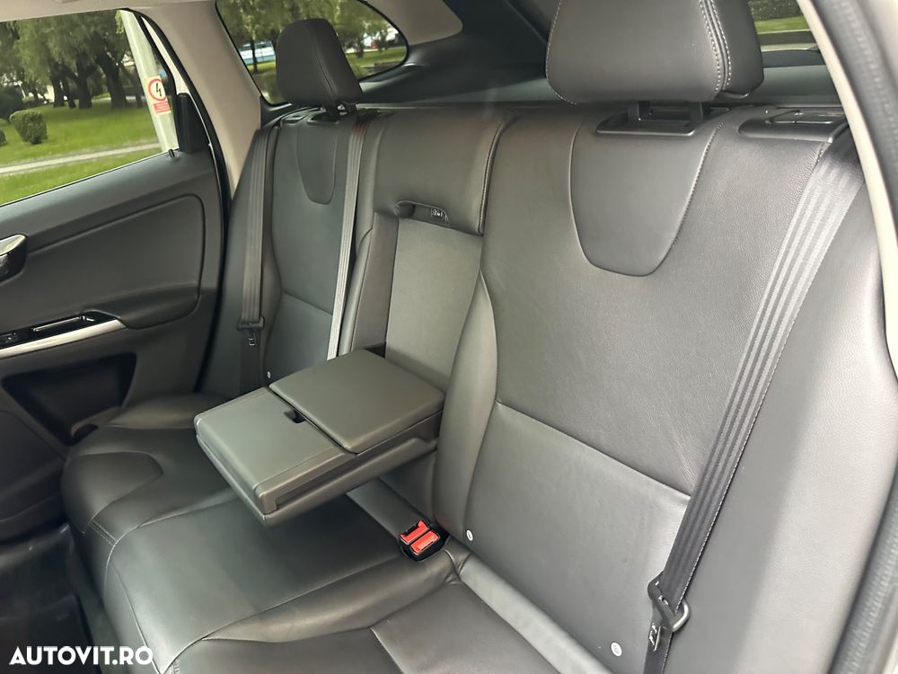 Volvo XC 60 - 30