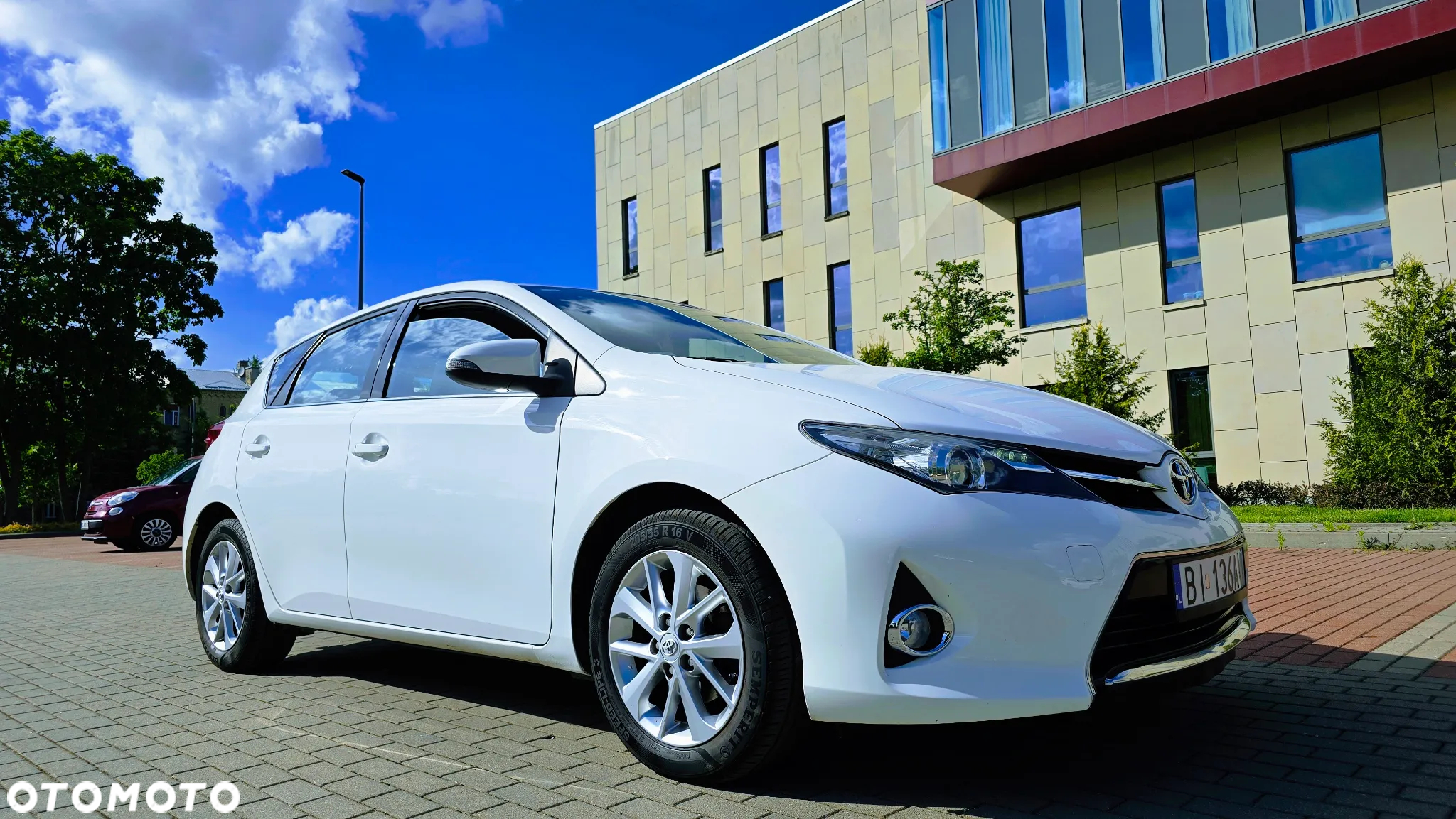 Toyota Auris 1.6 Valvematic Executive - 2