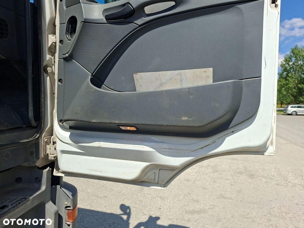 Versalift Actros 3241 B 8X4/4 - 28