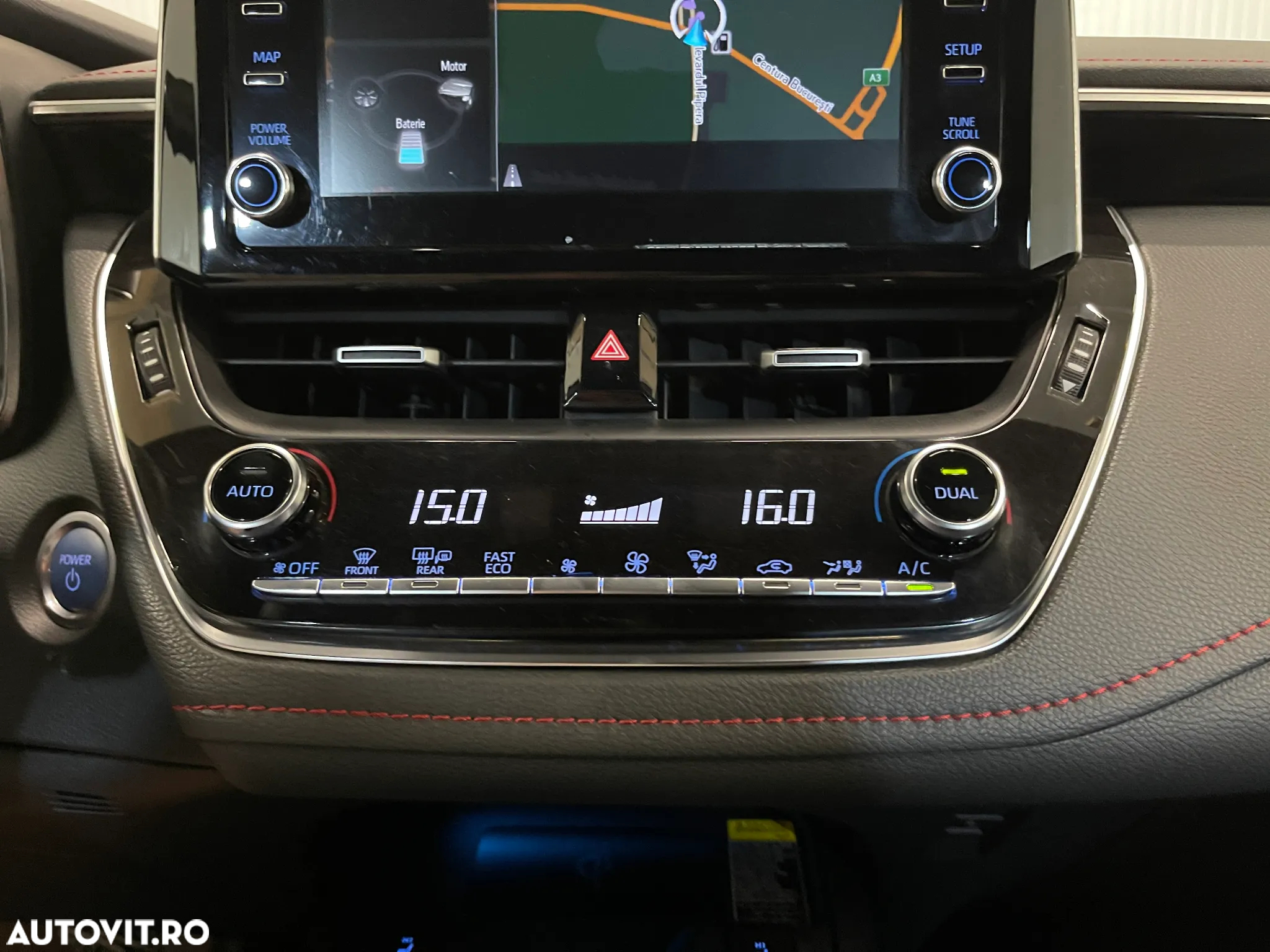 Toyota Corolla 2.0 Hybrid Lounge - 17