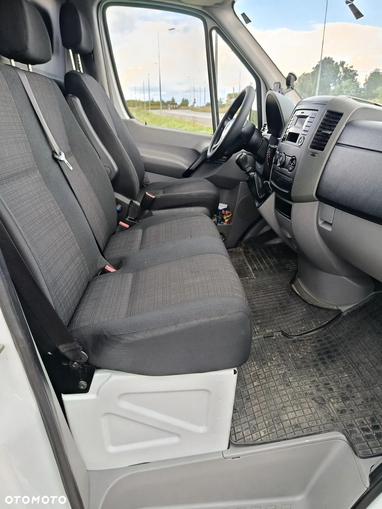 Mercedes-Benz Sprinter - 12