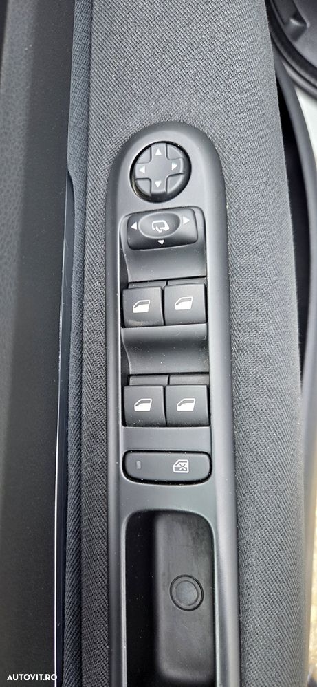 Peugeot 3008 HDi FAP 165 Automatik Premium - 17