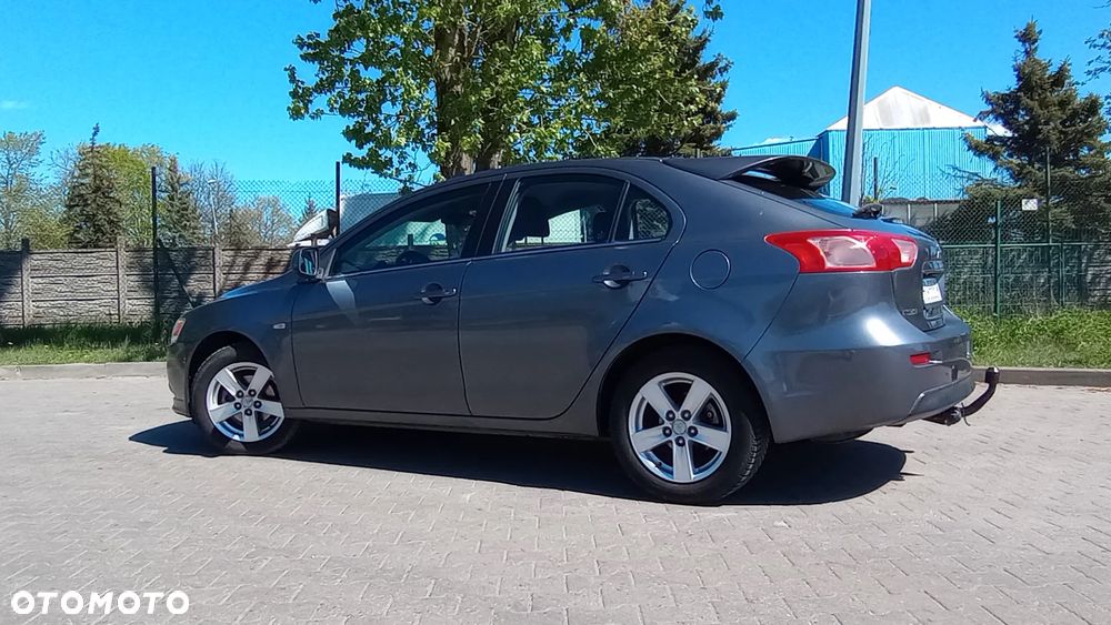 Mitsubishi Lancer 1.5 Invite - 8