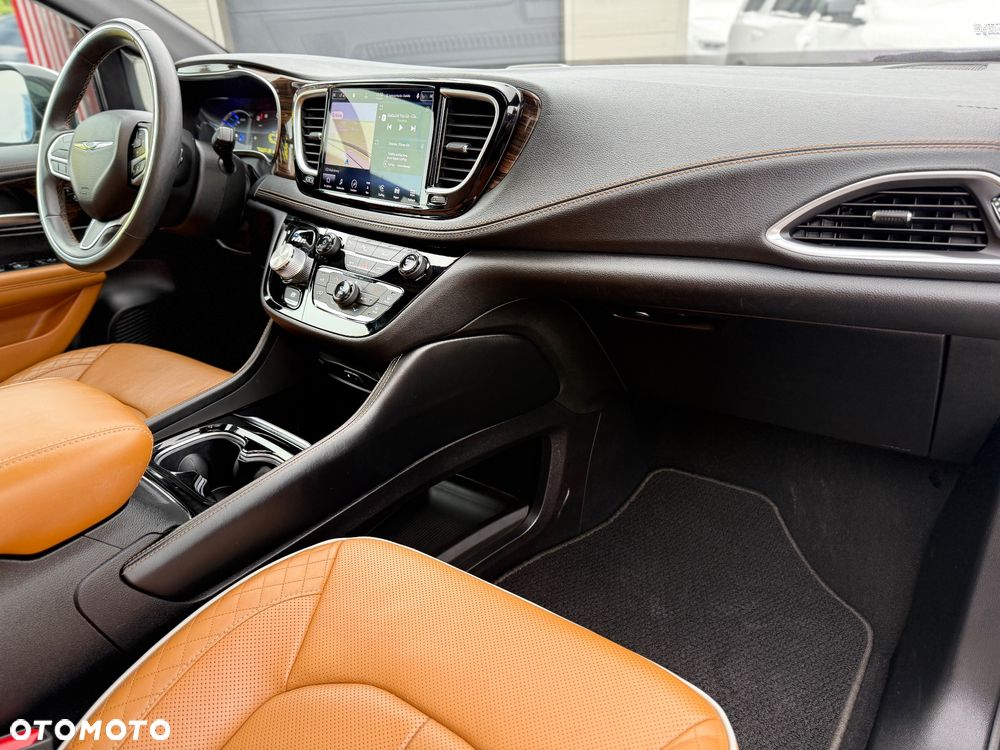 Chrysler Pacifica - 33