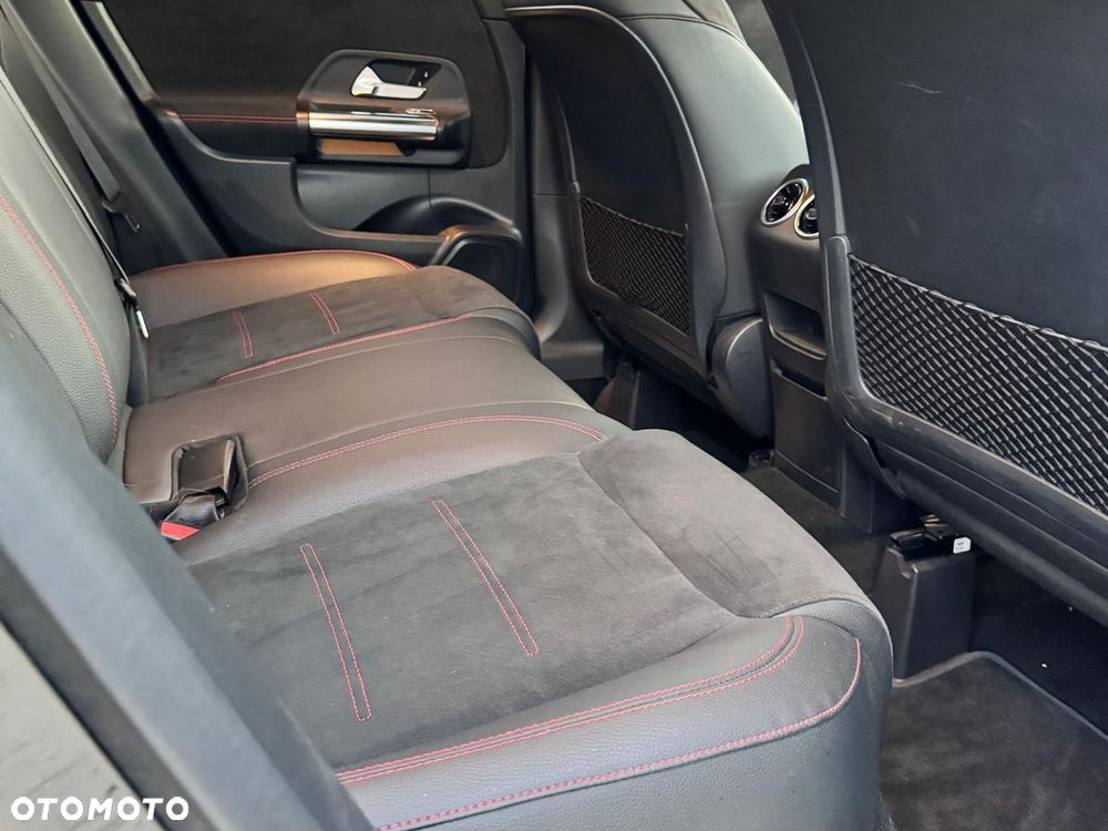 Mercedes-Benz GLA 250 8G-DCT AMG Line - 20