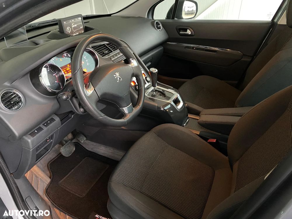 Peugeot 5008 - 12
