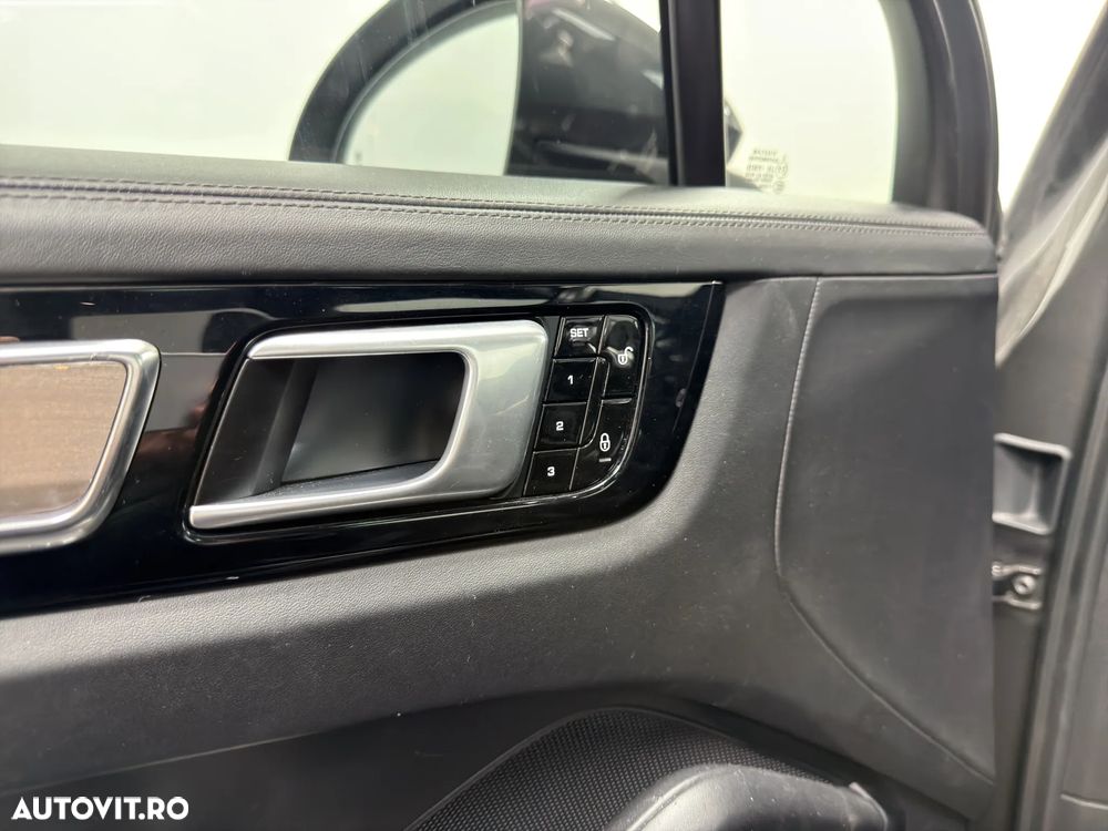 Porsche Cayenne S Tiptronic S Platinum Edition - 22