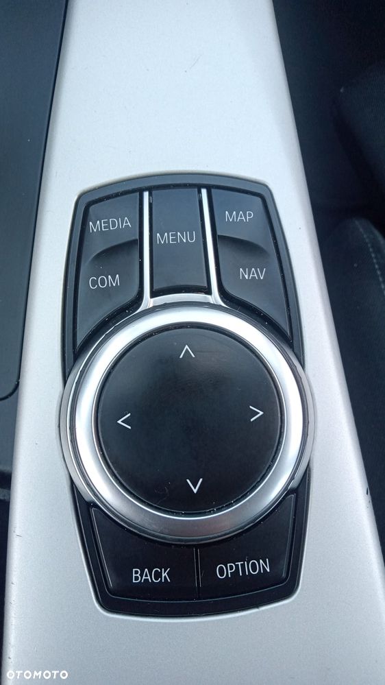 BMW Seria 3 318d - 14