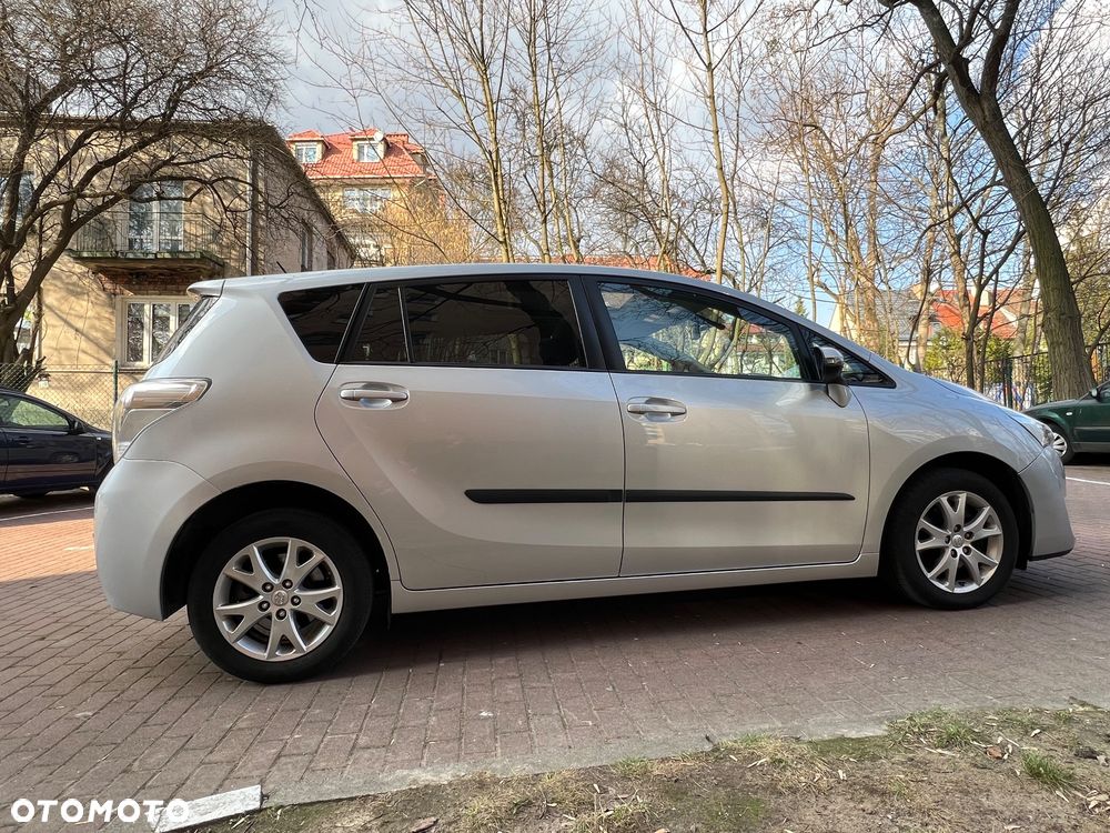 Toyota Verso 1.6 D-4D 5-Sitzer Start/Stop Skyview Edition - 4