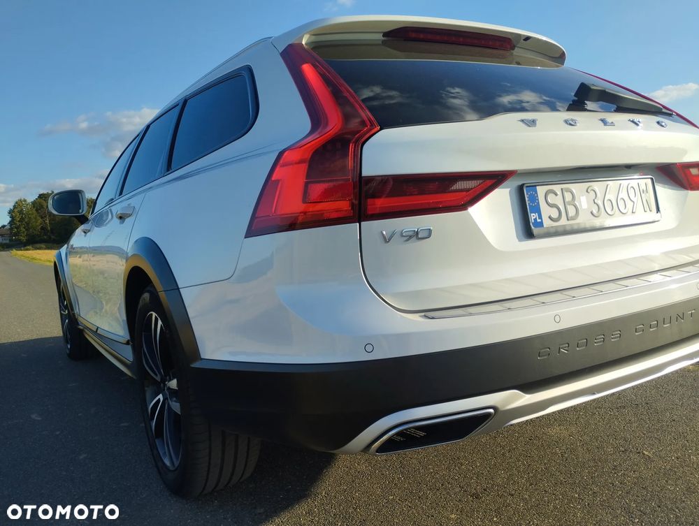 Volvo V90 Cross Country - 8