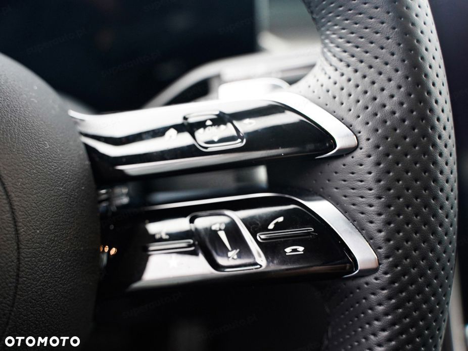 Mercedes-Benz GLC - 11