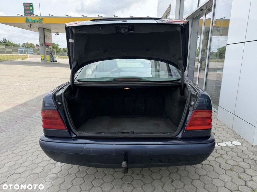 Mercedes-Benz Klasa E 200 CDI Elegance - 24