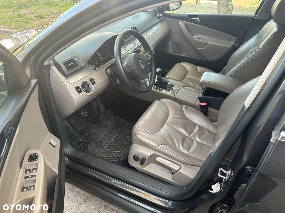 Volkswagen Passat 2.0 TDI DPF Highline - 7