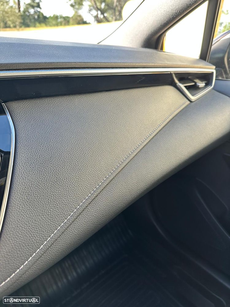 Toyota Corolla Touring Sports 1.8 Hybrid Comfort+P.Sport - 24