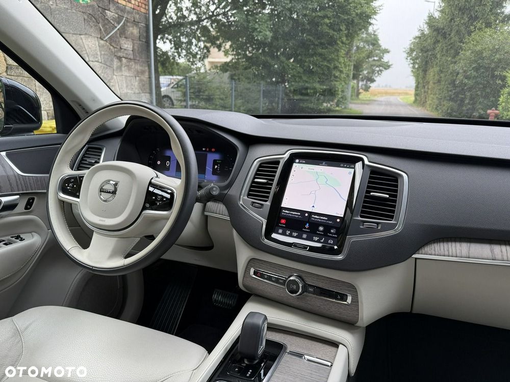 Volvo XC 90 T8 AWD Plug-In Hybrid Core 7os - 10