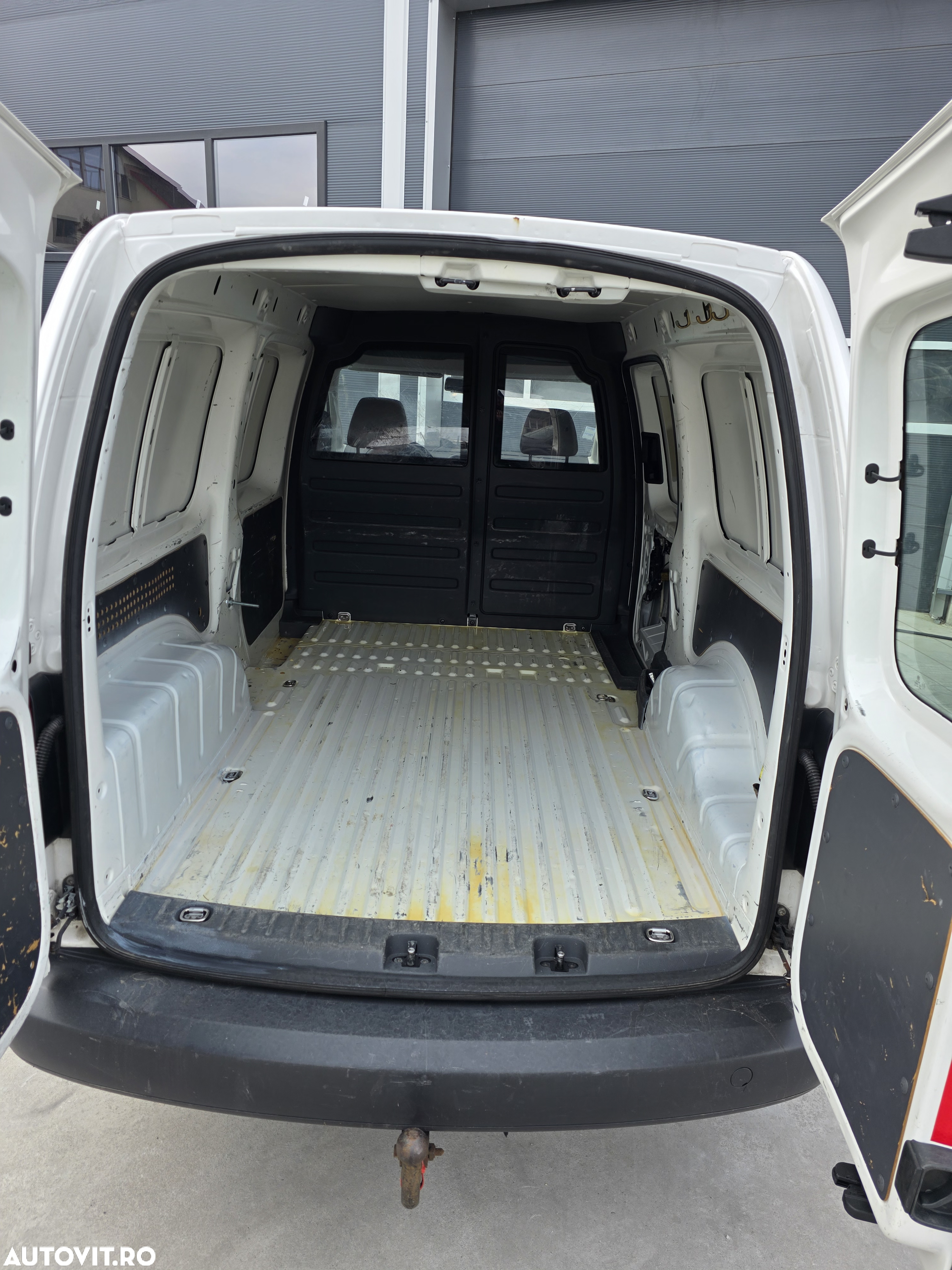 Volkswagen Caddy - 12
