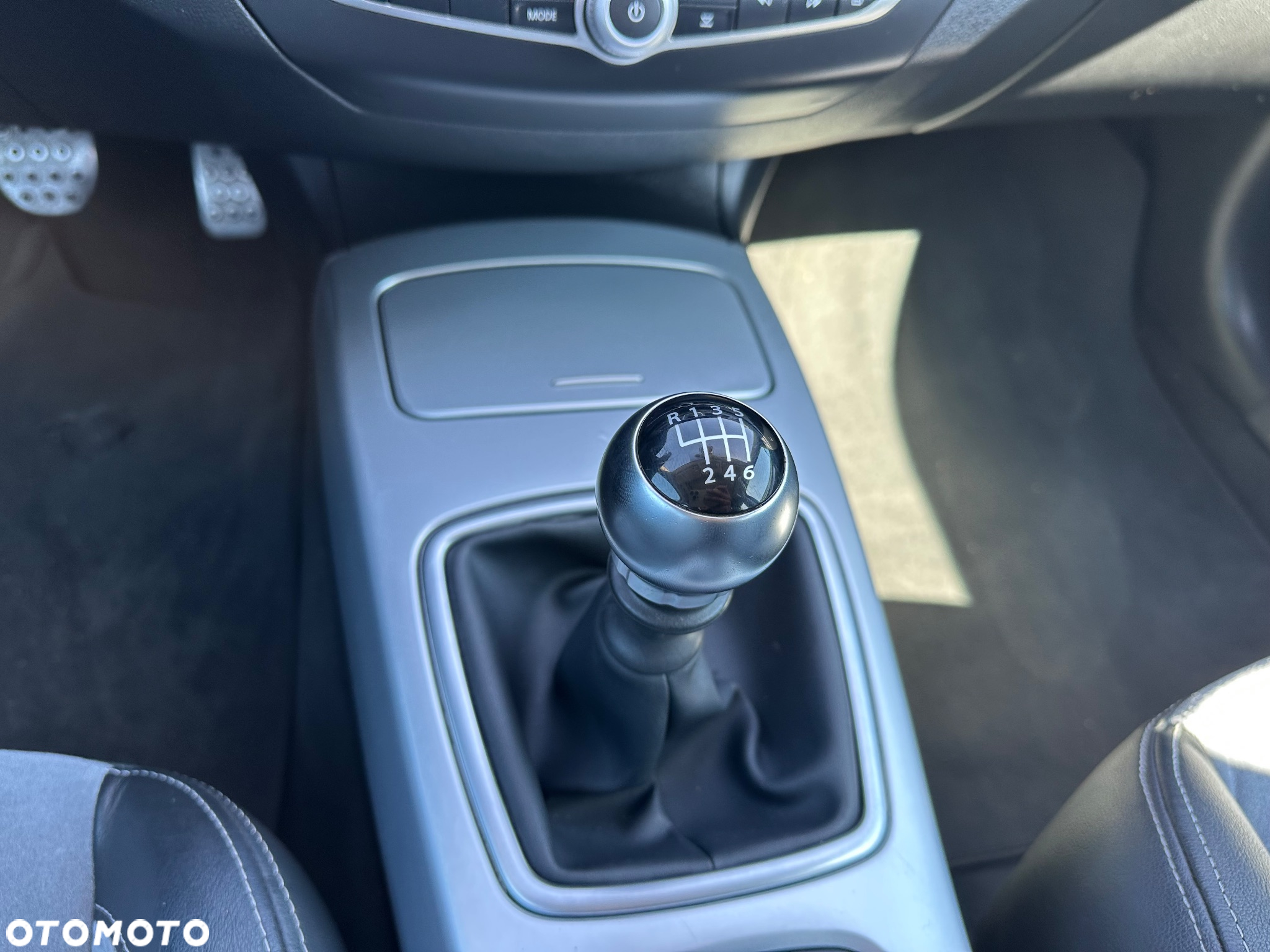Renault Laguna Grandtour 2.0 dCi FAP GT - 35