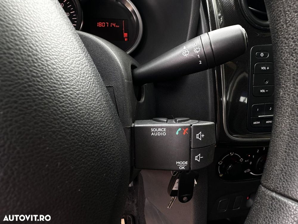 Dacia Logan 0.9 TCe Ambiance - 19