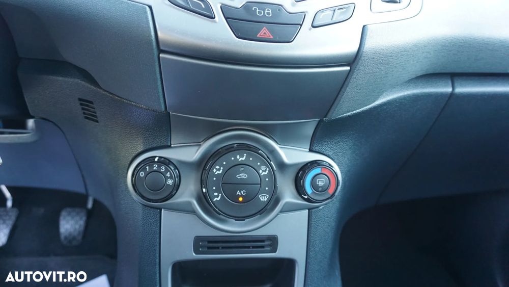 Ford Fiesta 1.25 Ambiente - 24