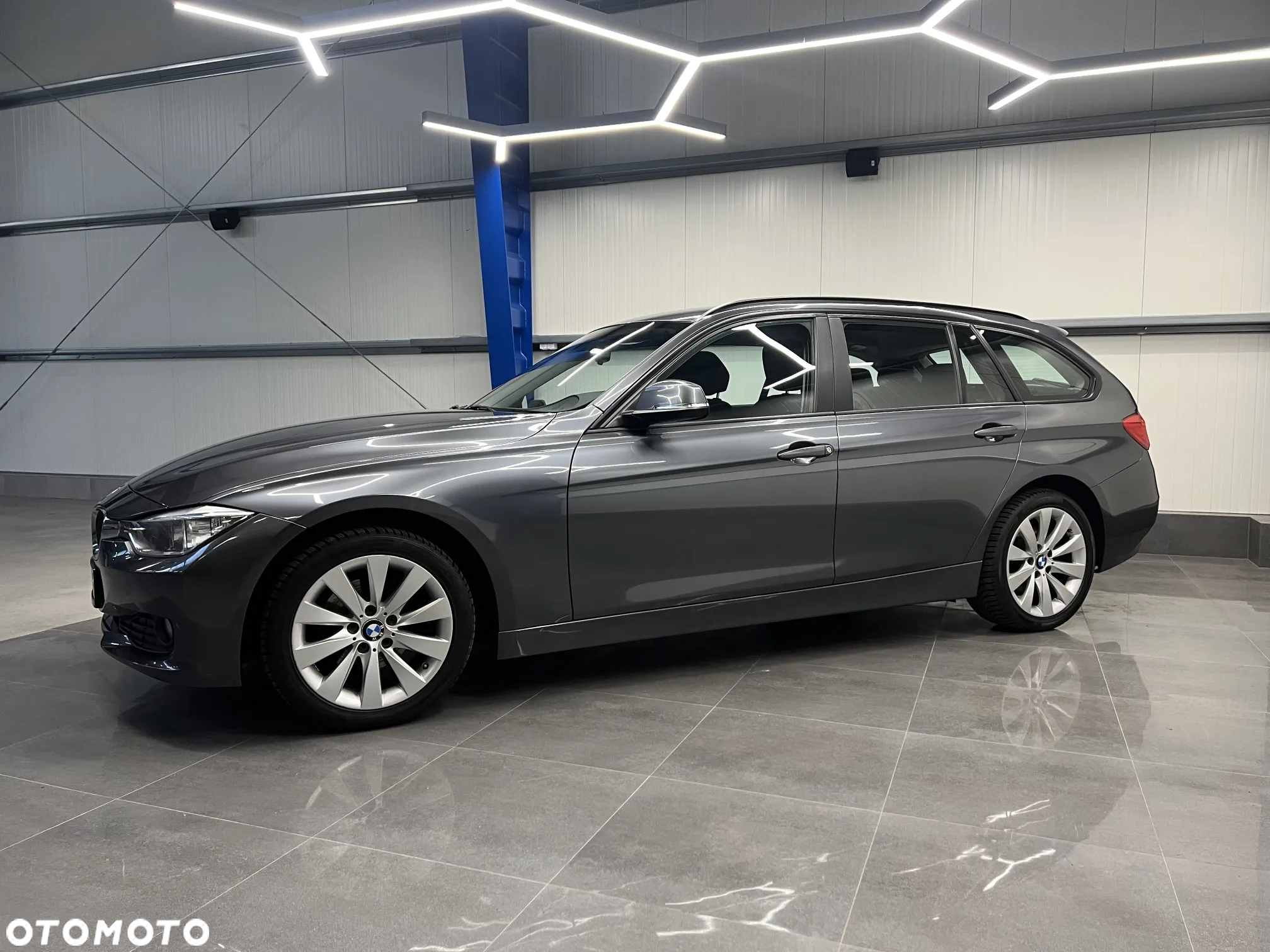 BMW Seria 3 318d DPF Touring - 3