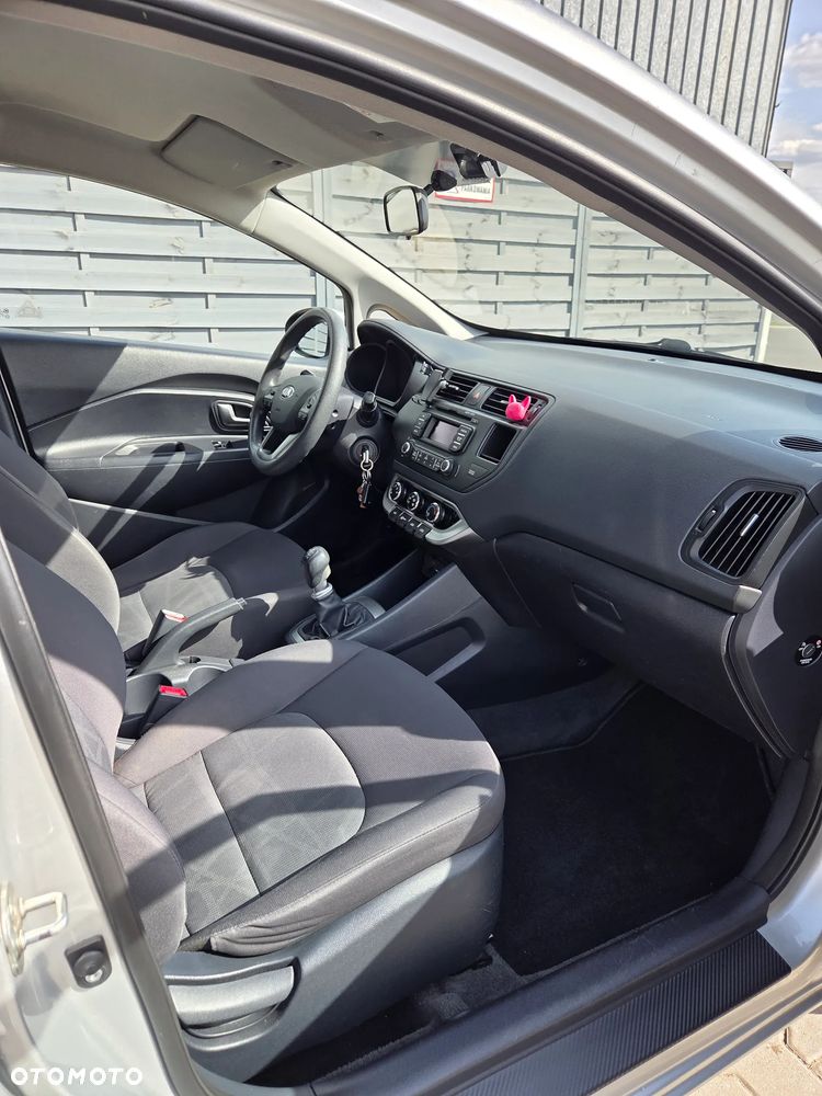 Kia Rio - 7