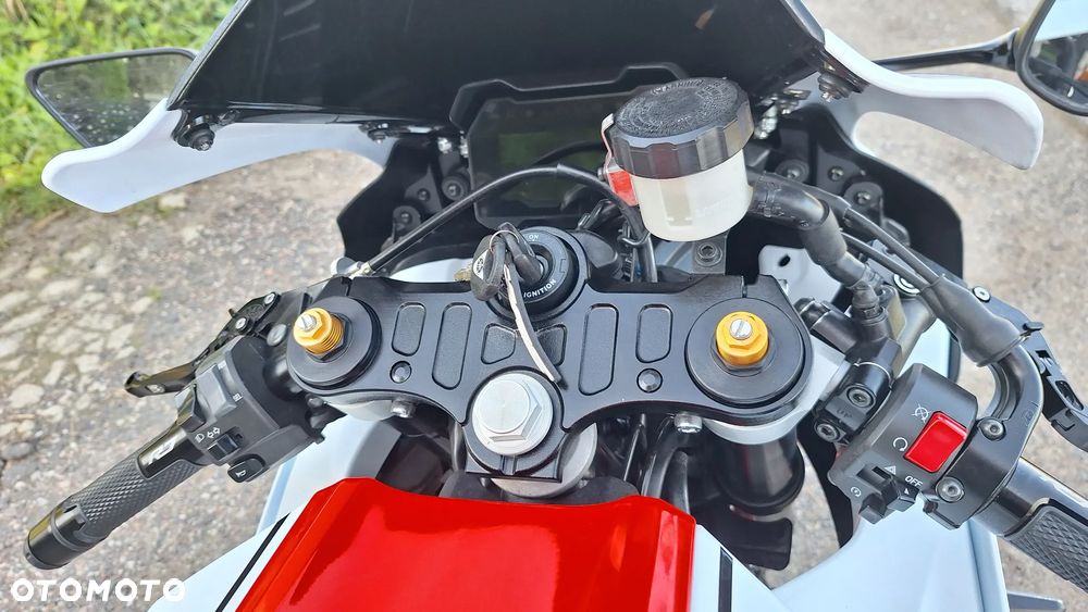 Yamaha R7 - 14