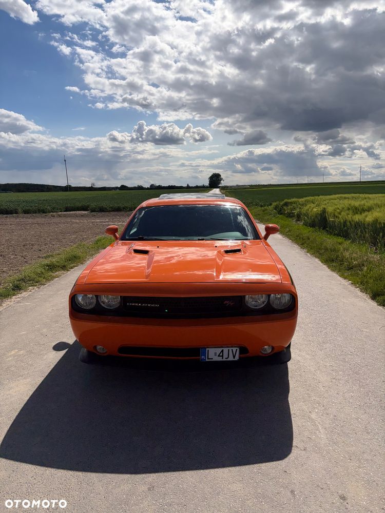 Dodge Challenger - 10