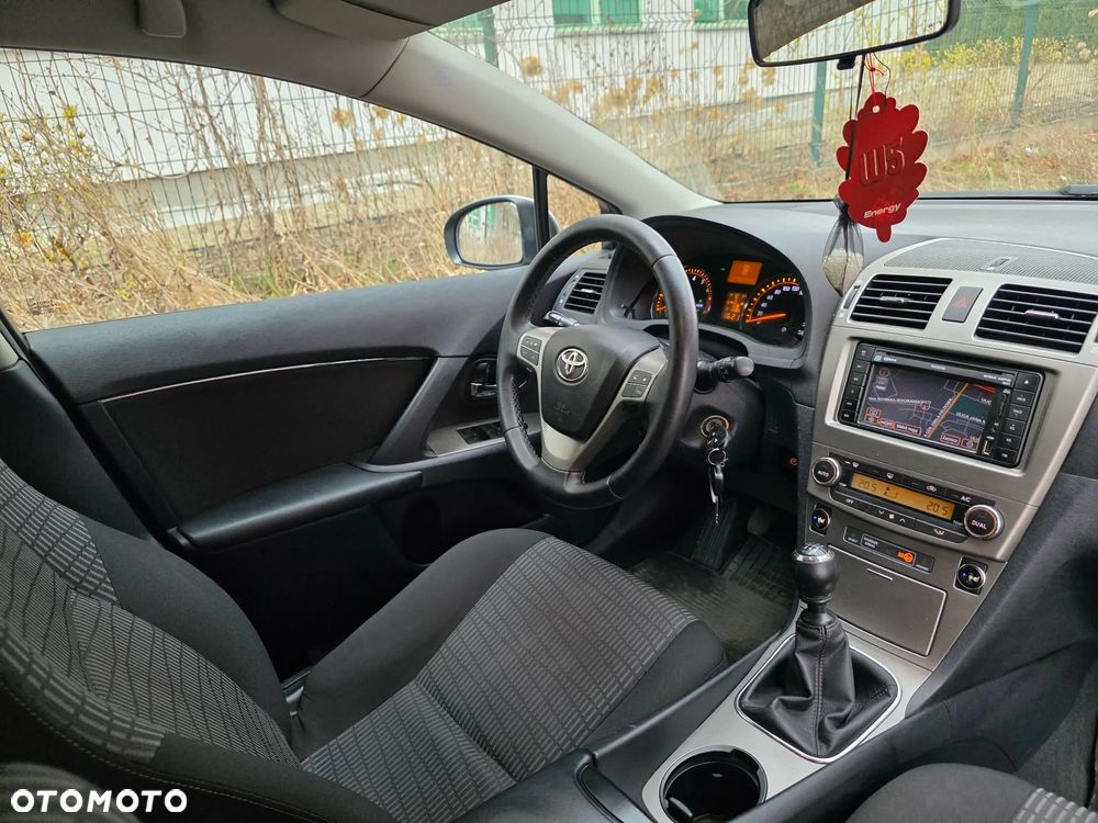 Toyota Avensis Touring Sports 1.8 Team Deutschland - 11