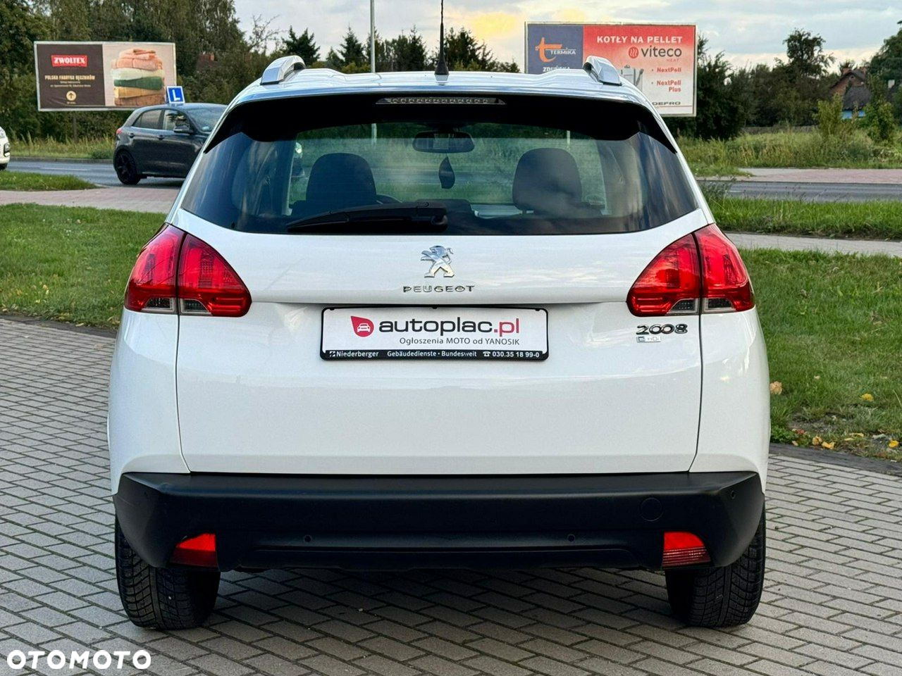 Peugeot 2008 e-HDi FAP 115 STOP & START Business-Line - 14