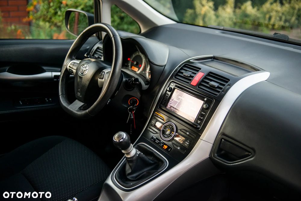 Toyota Auris 1.6 Executive - 38