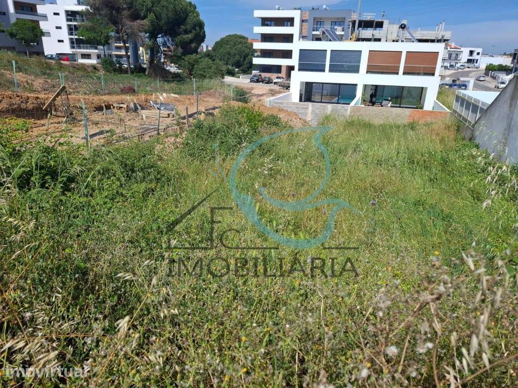 Terreno na Quinta da Amizade com projeto aprovado - Grande imagem: 3/9