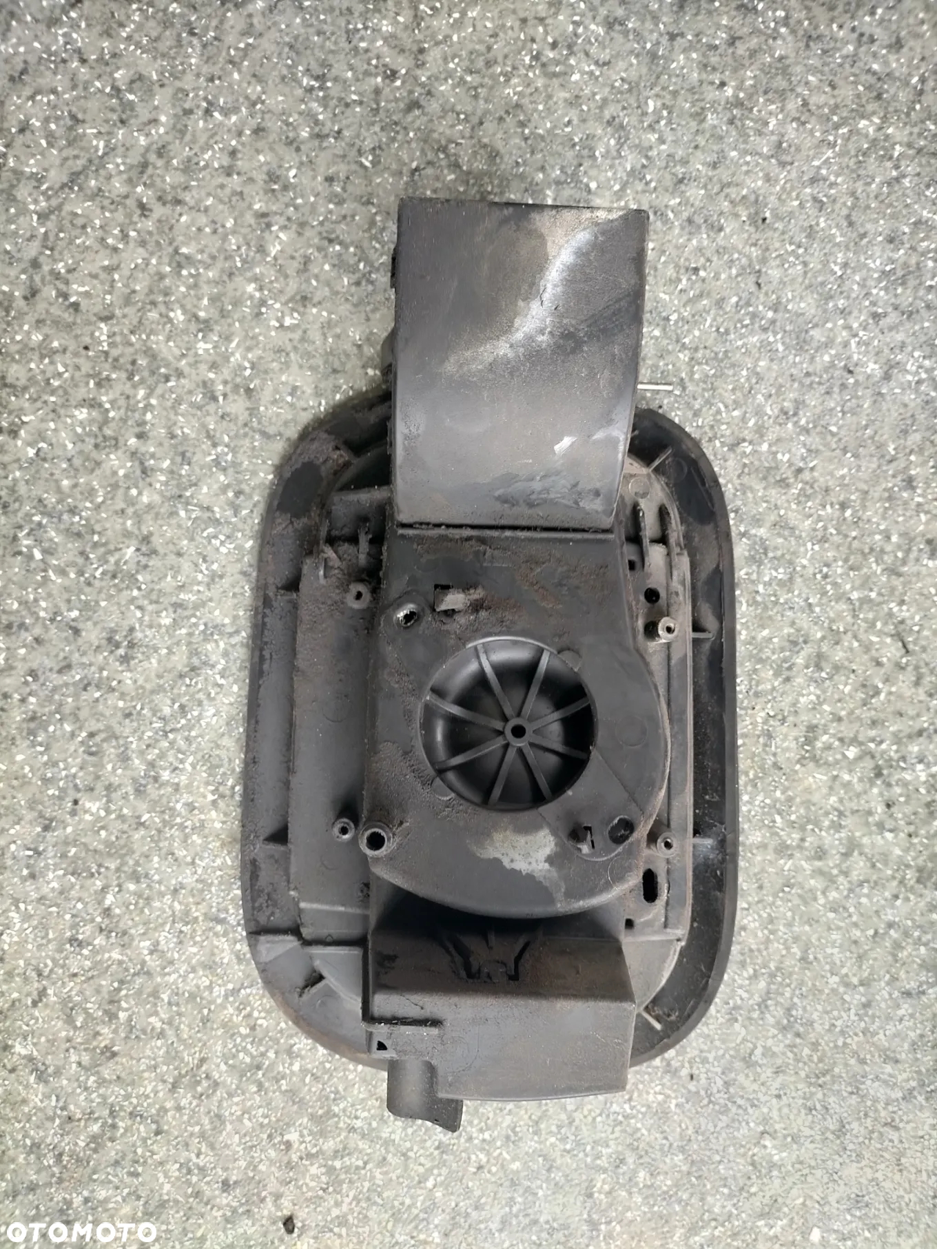 KLAPKA WLEWU PALIWA RENAULT LAGUNA III NV676 CZARNA hatchback - 4