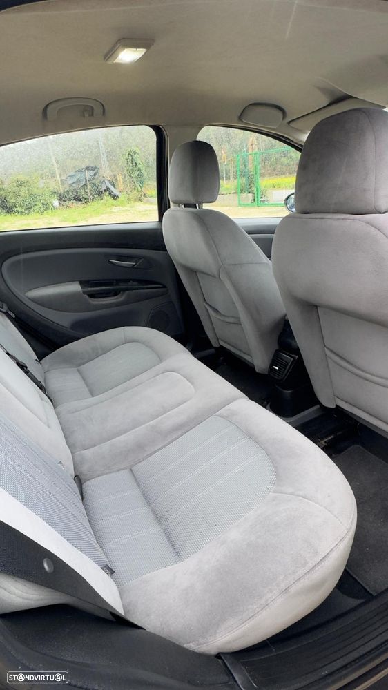 Fiat Linea 1.3 M-Jet Emotion - 11