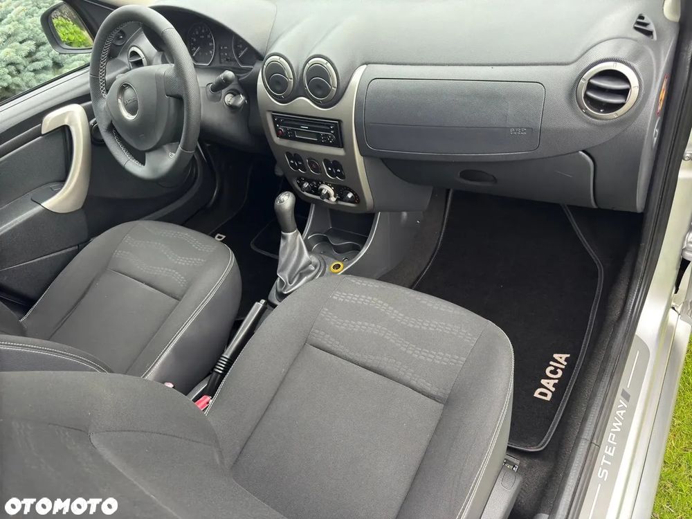 Dacia Sandero Stepway 1.6 - 15