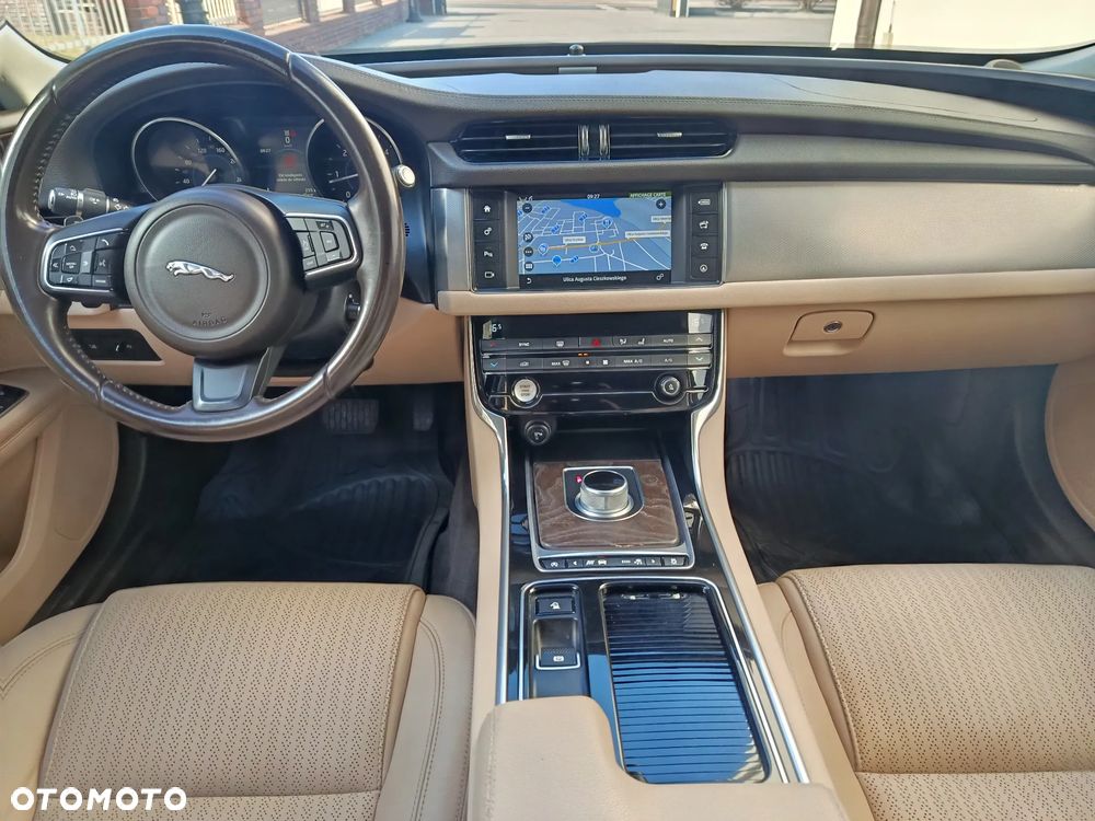 Jaguar XF E-Performance Portfolio - 27