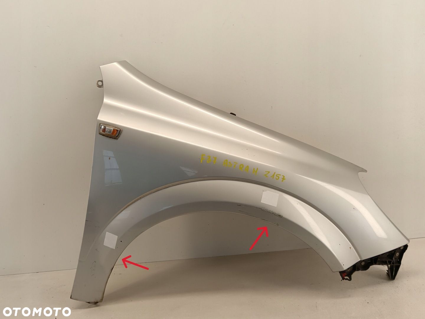 BŁOTNIK PRAWY PRZEDNI OPEL ASTRA III H 04-09 Z157 - 1