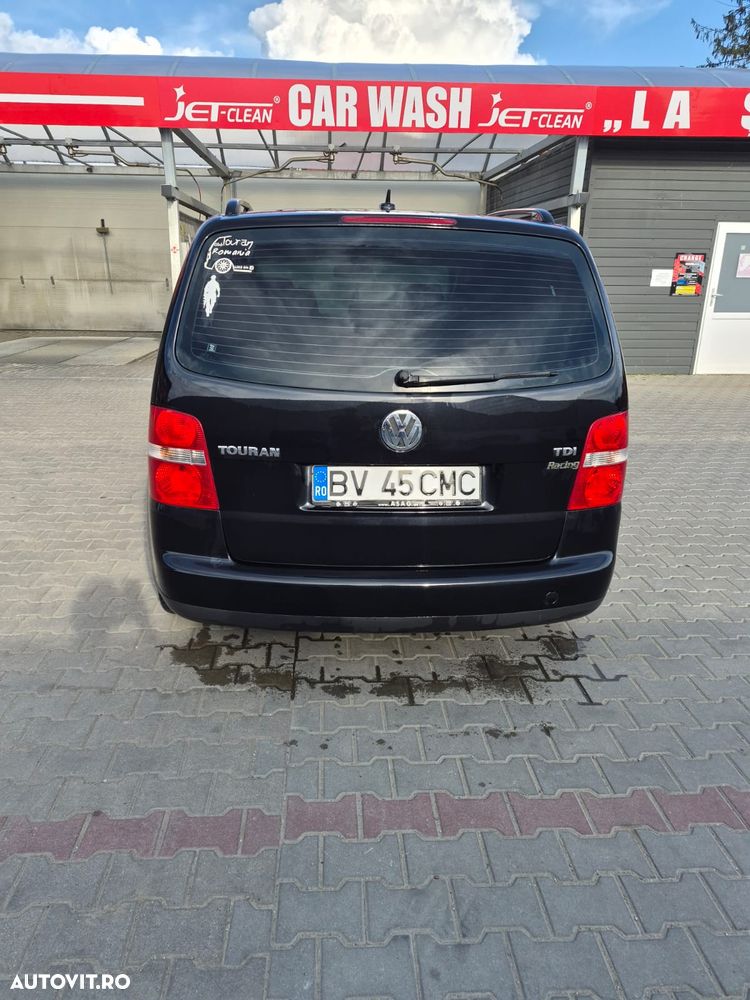 Volkswagen Touran - 14