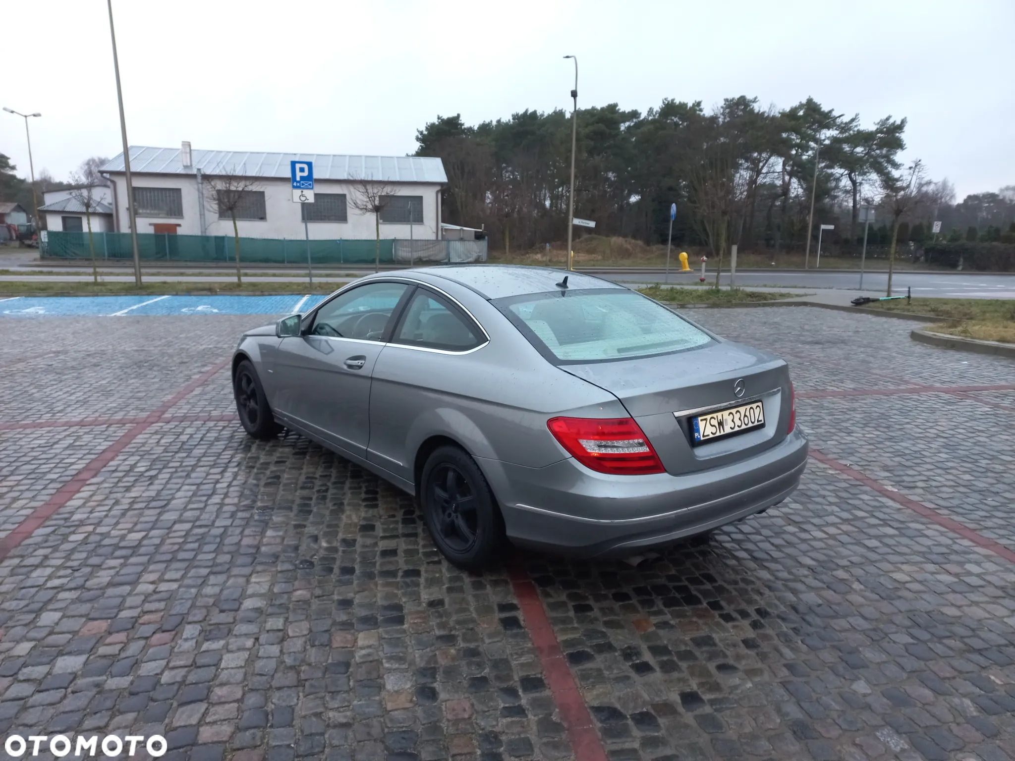 Mercedes-Benz Klasa C 180 Coupe BlueEFFICIENCY - 3
